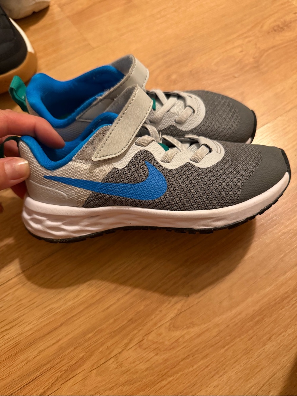 Nike Kids Gray & Blue Lightweight Sneakers size 10.5C